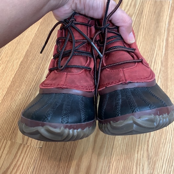 Sorel Red and Black Winter Boots - Picture 8 of 16